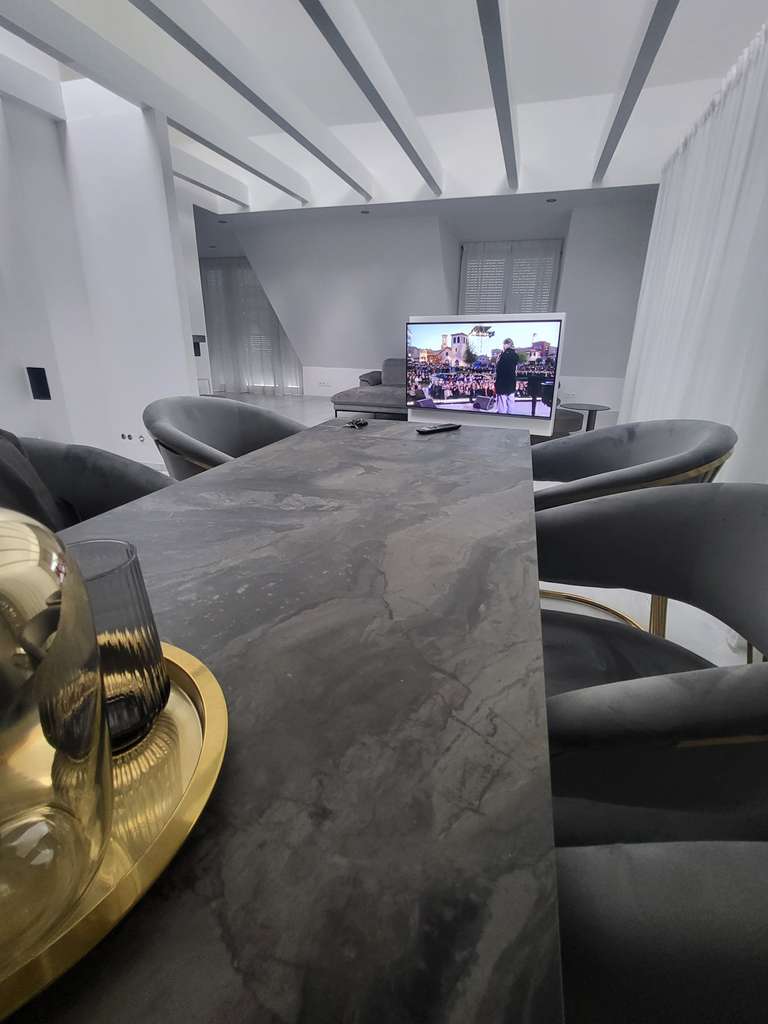 Immobilie in Pleidelsheim - Luxuriöses Domizil mitten in Pleidelsheim! - Bild 2