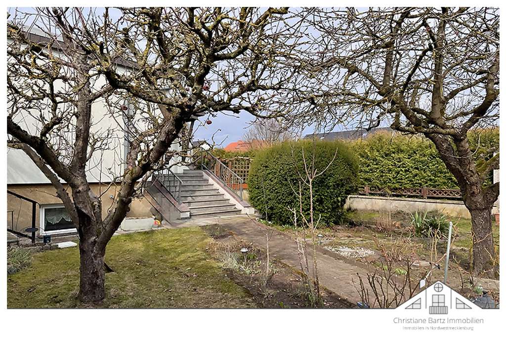 Immobilie in Neukloster - Modernisierte Doppelhaushälfte mit Wohnkeller in guter Lage von Neukloster zu verkaufen - Bild 4