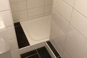 Mittendrin! Gemütliche 1-Zimmer-Wohnung mit Aufzug und neuem Bad – Ludwig-Zimmermann-Str. 3, 40213 Stadtmitte, Düsseldorf – Vorschaubild 3