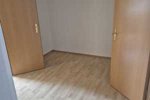 Mehrfamilienhaus und Gewerbe 3 Wohnungen Werkstatt Büro Lager 7 Parkplätze – Regelsbacherstr 2, 90547 Fürth (Kreis) – Vorschaubild 26