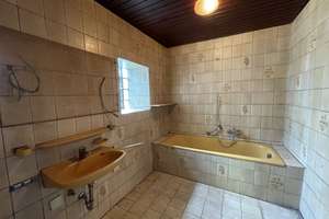 Historisches Wohnhaus mit Innenhof / Garagen im ❤️ von Kirchheim! Nach nur 4 Wochen RESERVIERT !!! – Hagellachstraße 3, 69124 Kirchheim, Heidelberg – Vorschaubild 14