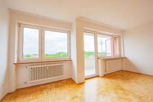 Panoramablick 7. Stock. Gepflegte 2-Raum-Wohnung in Schwabing-West – Klausingweg 2, 80797 Am Luitpoldpark, München – Vorschaubild 4