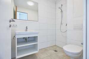 Für SchülerInnen, StudentInnen und Auszubildende - möbliertes Apartment mit Balkon – Firnhaberstraße 12a, 86159 Augsburg – Vorschaubild 4