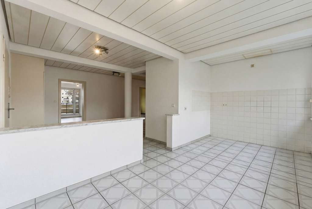 Immobilie in Niederkassel - Großzügige 3-Zimmer-Eigentumswohnung in Rheinlage von Niederkassel - Bild 2