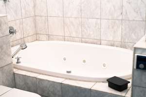 Luxuriöse 4-Zimmer-Wohnung mit Balkon - direkt am Leinpfadkanal mit Wasserzugang   – Sierichstraße 101, 22299 Winterhude, Hamburg – Vorschaubild 10