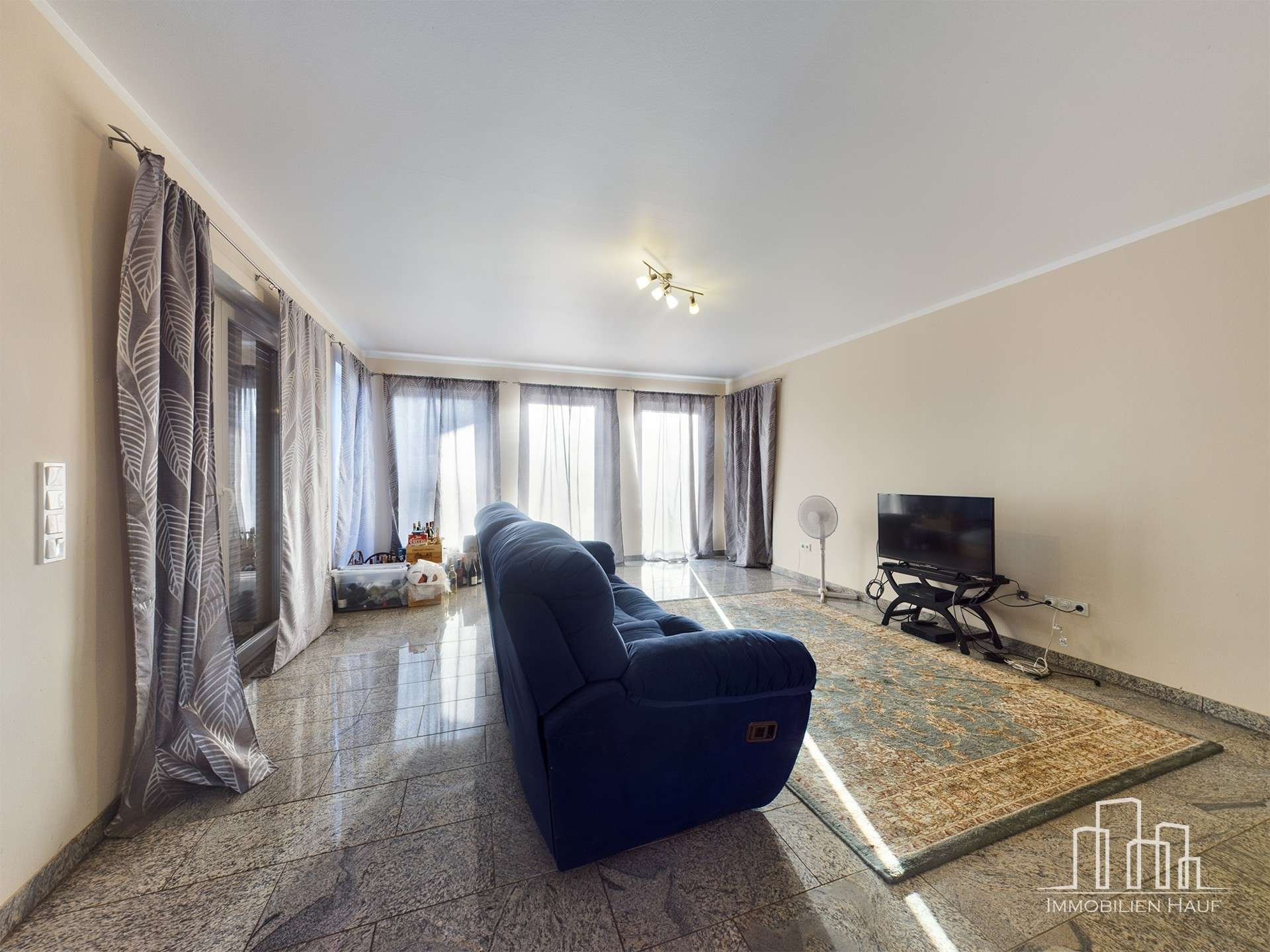 Immobilie in Weilerbach - Weilerbachs Wohnjuwel - Platz, Stil, Perspektive! - Bild 1