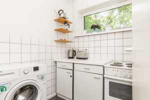 City Nest – Gemütliches Stadt-Apartment mit Südbalkon zwischen Ludwigkirchplatz und Preußenpark – Berlin – Vorschaubild 5