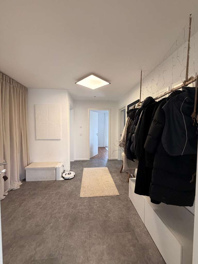 Immobilie in Weichs - Elegante 3-Zimmer-Wohnung mit Balkon im 2. OG in Weichs - Bild 0