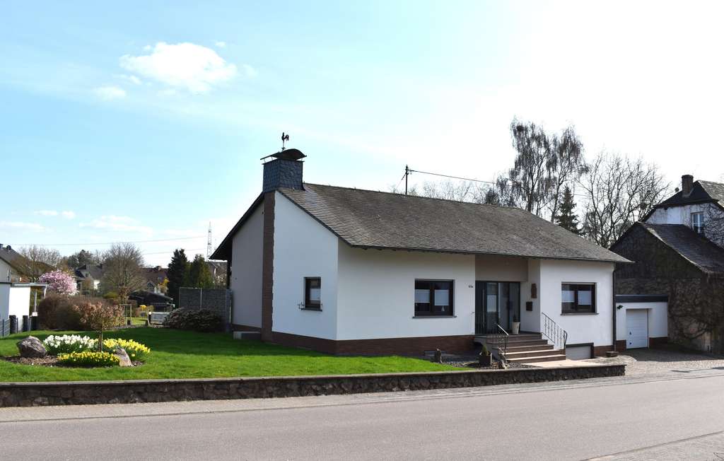 Immobilie in Orenhofen - Gepflegtes Einfamilienhaus mit Einliegerwohnung in Orenhofen - Bild 0