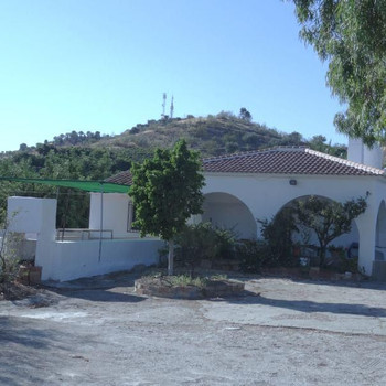 Rustikales Haus in La Viñuela. Avocados und Mangos
