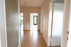 Großzügige 2-Zimmer-Wohnung am Dreieichpark-mit Balkon, Aufzug und modernen Badsanierung. – 63067 Ledermuseum, Offenbach am Main – Vorschaubild 2