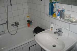 Gemütliche 2-Zimmer Wohnung mit Balkon in Puchheim-Bahnhof in absolut ruhiger Lage( Wg4) – Puchheim, Fürstenfeldbruck (Kreis), 82178 Fürstenfeldbruck (Kreis) – Vorschaubild 2