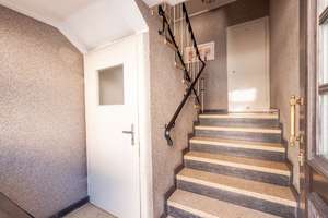 Mehrfamilienhaus mit großem Hintergebäude und Hofflächen für mehrere PKW – Die vollständige Adresse der Immobilie erhältst du vom Anbieter., 42651 Solingen-Mitte, Solingen – Vorschaubild 3