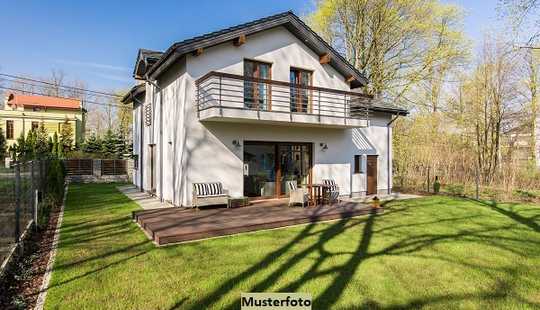Bild von Großzügig gestaltete 2-Familien-Doppelhaushälfte mit Garage - provisionsfrei