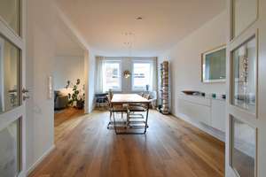 Viel Raum, viel Stil, viel Leben!
Große, neuwertige Traumwohnung mit 3 Balkonen – Die vollständige Adresse der Immobilie erhältst du vom Anbieter., 45138 Südostviertel, Essen – Vorschaubild 4