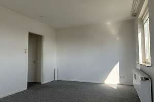 Mitte: 8. OG mit Fahrstuhl und Weserblick  – Die vollständige Adresse der Immobilie erhältst du vom Anbieter., 27568 Mitte, Bremerhaven – Vorschaubild 3