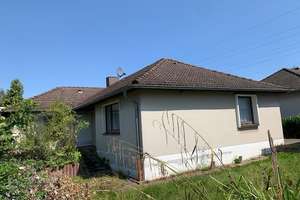 Ihr neues Zuhause - großzügiger Bungalow in ansprechender Lage – Die vollständige Adresse der Immobilie erhältst du vom Anbieter., 37603 Holzminden – Vorschaubild 4