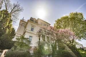 NEU *Paul & Partner* TRAUMWOHNUNG IN PRACHTVOLLER ALTBAUVILLA MIT GARTEN IM AUKAMM ! – Wiesbaden – Vorschaubild 1