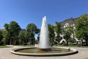 Sonnige, gepflegte 2 Zi.-Wohnung mit Südbalkon am Viktoria-Luise-Platz! TOP-Lage! – Die vollständige Adresse der Immobilie erhältst du vom Anbieter., 10717 Wilmersdorf, Berlin – Vorschaubild 1
