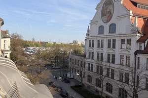 Denkmalgeschützte Penthouse-Luxuswohnung über 2 Etagen mit Aufzug