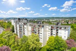 Freie 2-Zimmerwohnung mit Loggia, Tiefgarage und Blick ins Grüne
