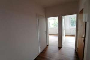 Sanierte 2,5-Raum-Wohnung im Neustädter Feld mit Balkon – Ringfurther Weg 16, 39128 Neustädter Feld, Magdeburg – Vorschaubild 3