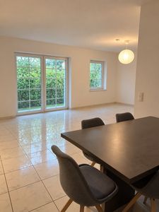 Wohnung mit Terrasse, Gartenanteil, EBK und Carport