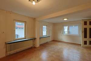 HTI |  Küss-mich-wach-Haus mit verwunschenem Garten in Schmitten - Käuferprovisionsfrei - – Die vollständige Adresse der Immobilie erhältst du vom Anbieter., 61389 Schmitten – Vorschaubild 3