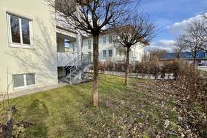 Moderne 4-Zimmer Wohnung mit Garten 