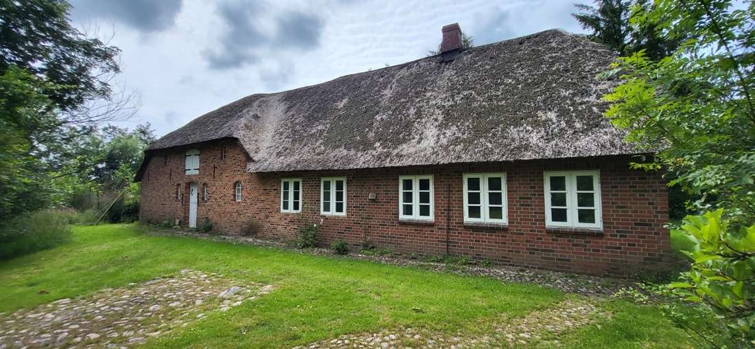 -Vor den Inseln und Dänemark-einmaliges Reetdachanwesen auf 1,85 Hektar großem Traumgrundstück, Nordfriesland Kreis – Bild 3