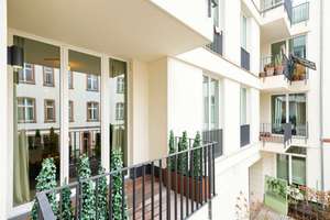 Bestlage Mitte: Schöne 4-Zimmer-Architekten-Neubau mit Balkone &  optional mit TG-Stellplatz