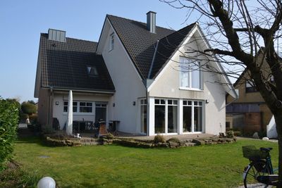 Ankommen und wohlfühlen - modernisiertes Familienhaus mit großem Garten in bester Randlage