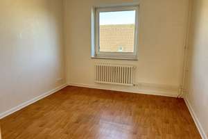 2,5 Zimmerwohnung mit kleinem Balkon – Woermannstraße 4, 24149 Neumühlen-Dietrichsdorf, Kiel – Vorschaubild 2