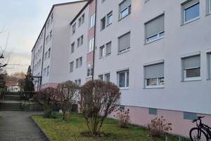 3 Zimmer Wohnung mit Balkon und Garage in Metzingen-Neugreuth – Die vollständige Adresse der Immobilie erhältst du vom Anbieter., 72555 Metzingen – Vorschaubild 1