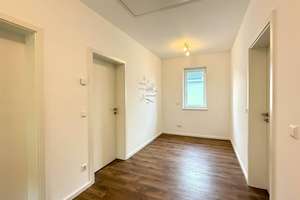 Sofort bezugsfertig! Einfamilienhaus BJ 2022
Top-Lage bei Leipzig & Halle
143 qm und 5 Zimmer – Semoyer Weg 3, 6796 Brehna – Vorschaubild 24