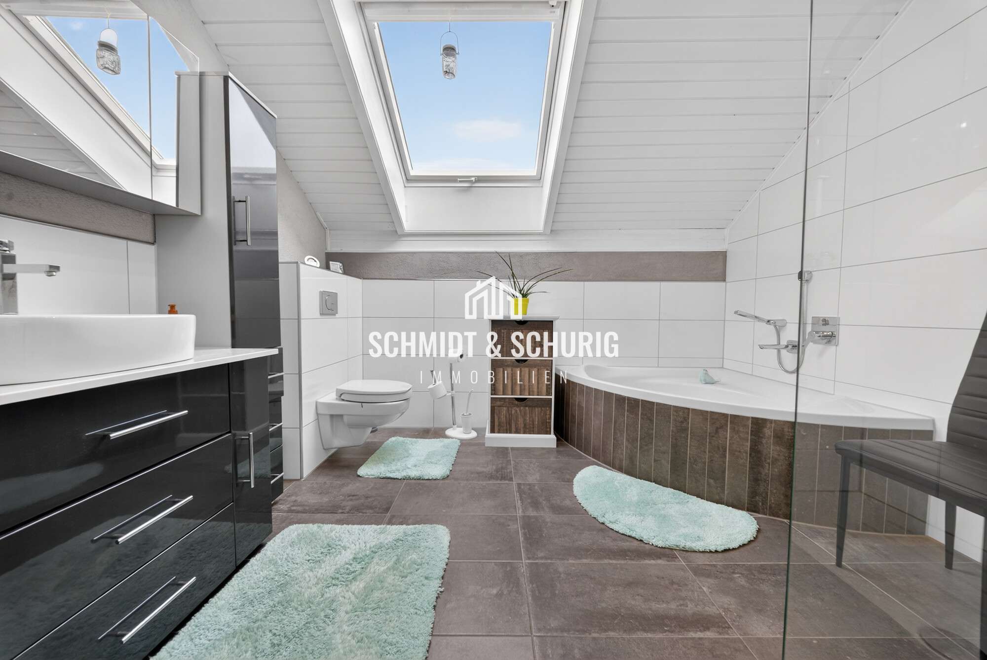 Immobilie in Oberderdingen - Viel Platz für die Familie: Gepflegte Doppelhaushälfte mit Garten in Oberderdingen - Bild 3