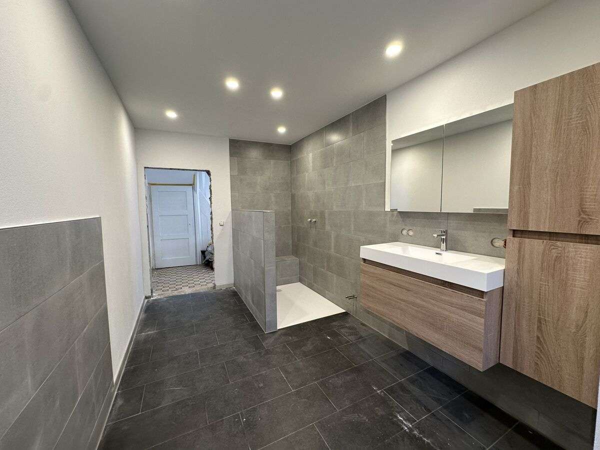 Immobilie in Großostheim - Charmantes renovierungsbedürftiges Einfamilienhaus mit großem Grundstück und vielseitiger Scheune - Bild 3