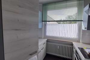 Attraktive sanierte 2. Zimmer Wohnung - erste OG mit Balkon / Parkettboden -schöne ruhige Lage -