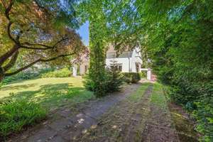 Villa mit Entwicklungspotenzial auf großzügigem Grundstück – Die vollständige Adresse der Immobilie erhältst du vom Anbieter., 64287 Darmstadt-Ost, Darmstadt – Vorschaubild 2