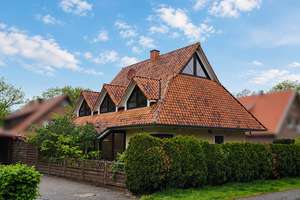 Attraktives Einfamilienhaus mit ausgebautem Spitzboden und offenem Wohnkonzept