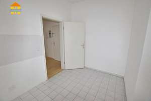 Bequem mit dem Aufzug ins 3.OG - Tageslichtbad mit Wanne und Dusche – Casparistraße 1, 9126 Lutherviertel, Chemnitz – Vorschaubild 7