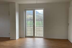 2 Raum-Wohnung mit Loggia, Badewanne+Dusche