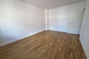 Helles 2-Zimmer-Apartment mit Ausblick ins Grüne, separate Küche + Einbauküche, Tageslichtbad – Muhliusstraße 85, 24103 Exerzierplatz, Kiel – Vorschaubild 2
