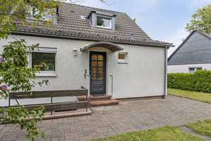 Ein Haus, viele Möglichkeiten; Doppelhaushälfte in Höhenhaus! – Köln – Vorschaubild 1