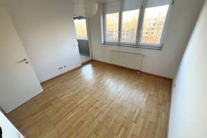 Moderne, sonnige 4-Zi.-Wohnung mit Balkon und 2 Loggien, ruhige Lage am Waldrand mit Grünblick. – Die vollständige Adresse der Immobilie erhältst du vom Anbieter., 81377 Großhadern, München – Vorschaubild 9