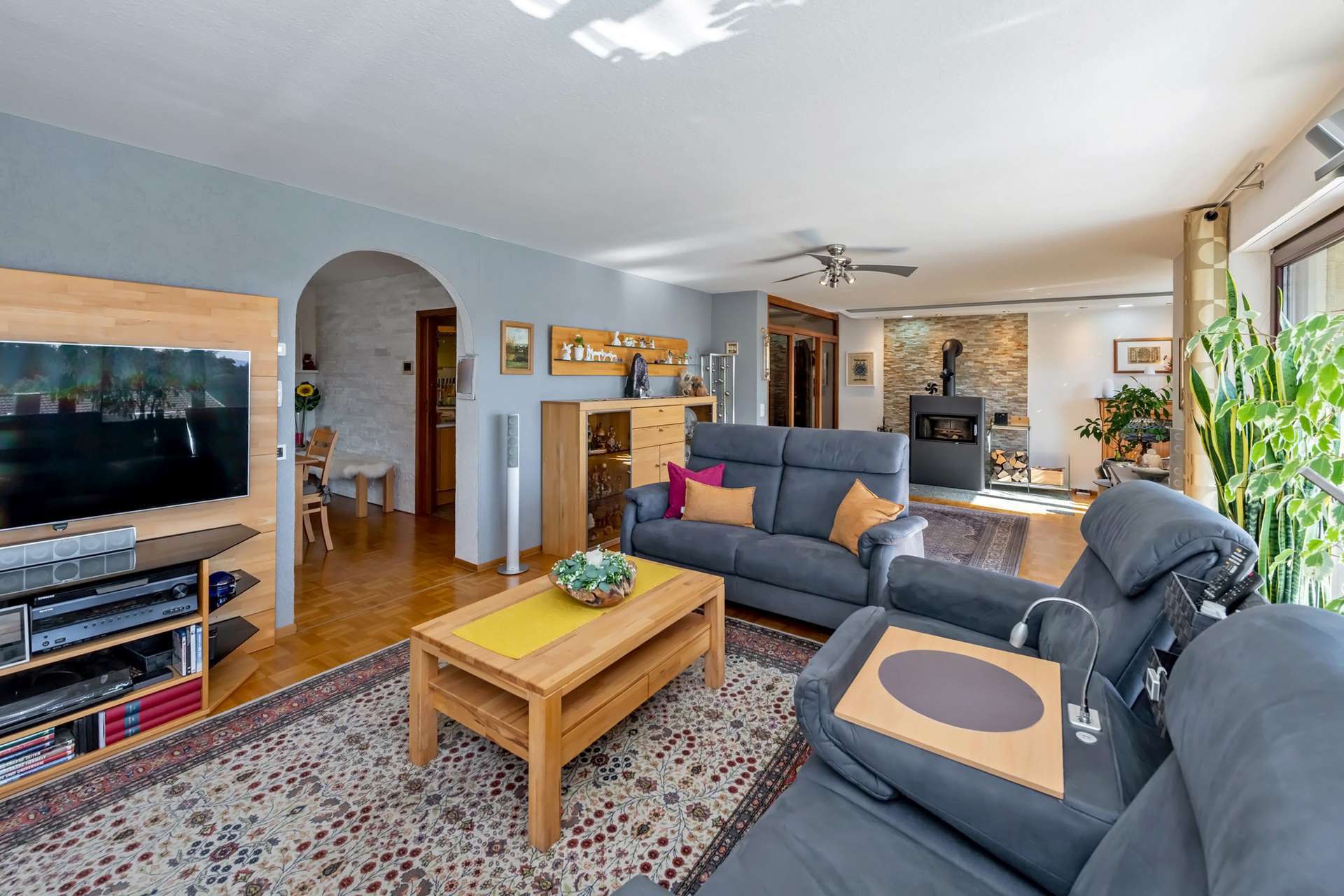 Immobilie in Adelberg - Wohnen mit der Familie unter einem Dach- attraktives Generationshaus - Bild 10