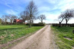 Raum für Träume – modernisiertes Wohnhaus mit Tierhaltung und Bauoption – Die vollständige Adresse der Immobilie erhältst du vom Anbieter., 23758 Oldenburg in Holstein – Vorschaubild 2