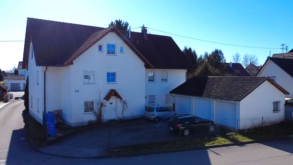 Immobilie in Dettingen an der Iller - Attraktives Mehrfamilienhaus mit 4 Wohneinheiten – solide Kapitalanlage mit Entwicklungspotenzial - Bild 3