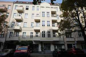 FriedrichshainInvest - Verm. Altbauwohnung im Simon-Dach-Kiez – Berlin – Vorschaubild 1