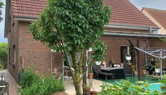 Bild von Freistehendes Einfamilienhaus mit Garage zu verkaufen